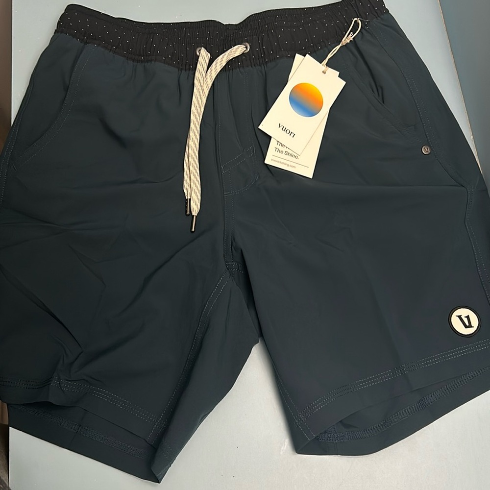Vuori Lined Shorts Men’s Size S Indigo